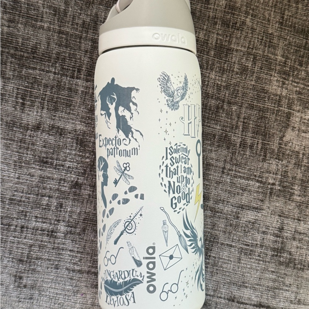 Owala White and Gray Water Bottle with Harry Potter Design 32 oz